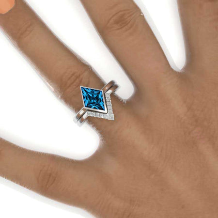 2.5 Carat Kite Cornflower Sapphire Engagement Ring. 2.5CT Fancy Kite Shape Cornflower Sapphire Ring Set