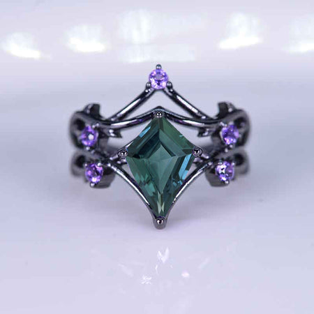 2.5 Carat Kite Teal Sapphire Engagement Ring. 2.5CT Fancy Shield Shape Amethyst Black Gold Ring