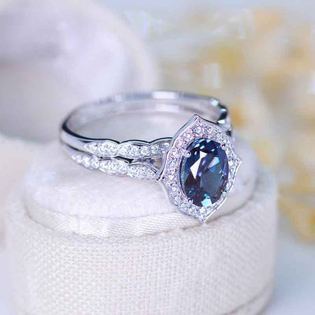 14K Solid Gold Ring 1.5CT Oval Alexandrite Wedding Ring Alexandrite Halo Engagement Ring Anniversary Promise Eternity Gold Ring Set