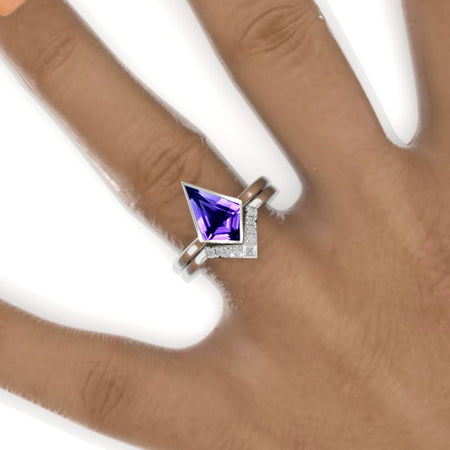 2.5 Carat Kite Natural Amethyst Engagement Ring. 2.5CT Fancy Shield Shape Natural Amethyst Ring Set