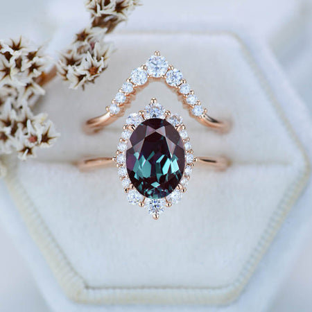 3 Carat Oval Alexandrite Halo Engagement Ring, Promise Ring For Her,  Alexandrite Wedding Ring, 14K Gold Oval Alexandrite Engagement Ring Set