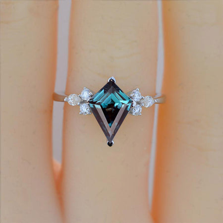 2.5 Carat Kite Alexandrite Engagement Ring. 2.5CT Fancy Shape Alexandrite Ring