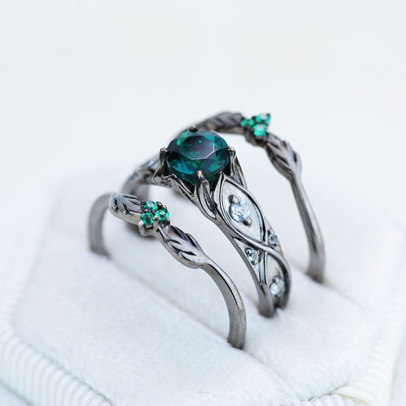 Celtic Emerald Stackable 14K Black Gold Ring - Giliarto