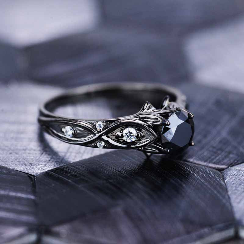 What are the Different Types of Black Metal Jewelry? - Giliarto